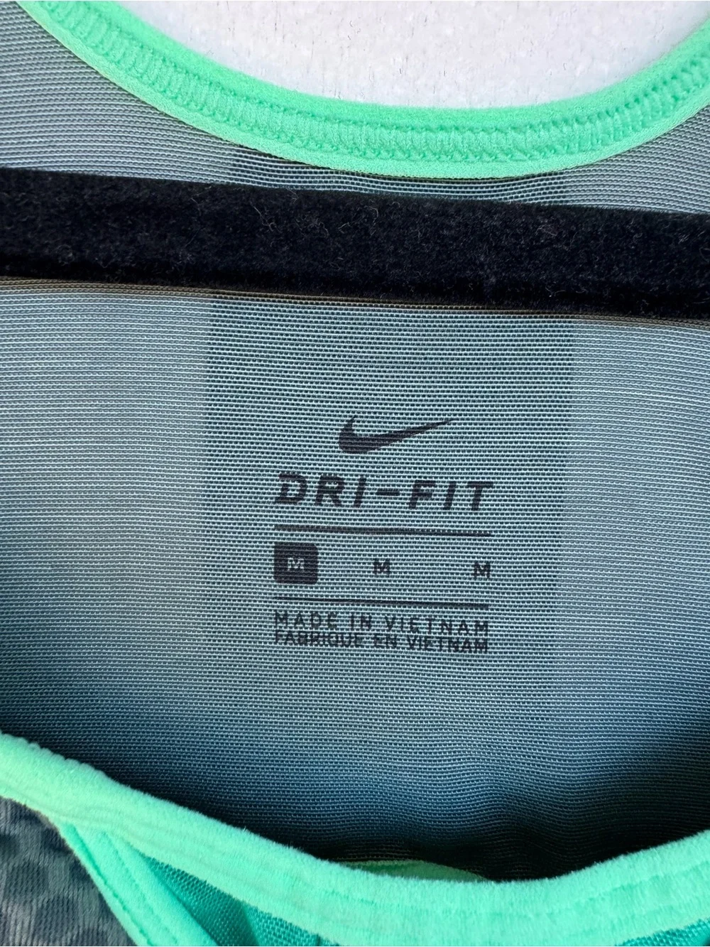 Nike Swoosh UltraBreathe Dri-FIT Sports Bra Gray Green Women’s Medium
